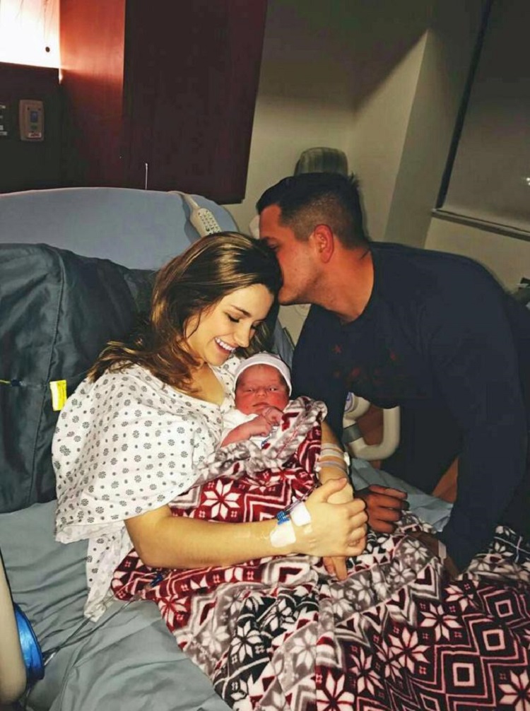 woman forgets she has given birth 1